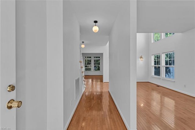 949 Oakland AVE, Virginia Beach, VA 23454