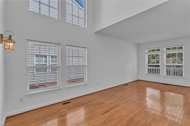 949 Oakland AVE, Virginia Beach, VA 23454