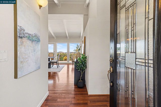 3 Camino Del Cielo, Orinda, CA 94563