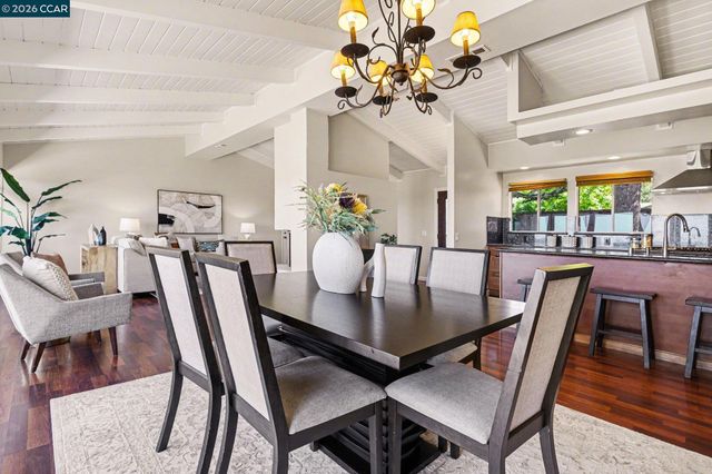 3 Camino Del Cielo, Orinda, CA 94563