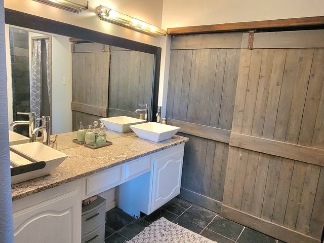 3 Holden Circle, The Colony, TX 75056