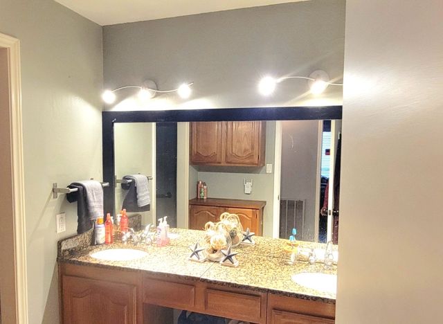 3 Holden Circle, The Colony, TX 75056