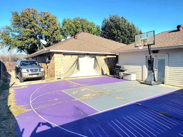 3 Holden Circle, The Colony, TX 75056