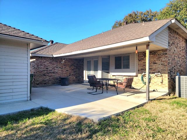 3 Holden Circle, The Colony, TX 75056