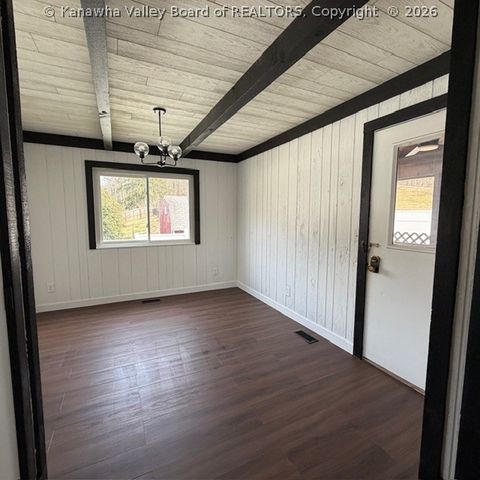 105 Brookhaven Circle, Nitro, WV 25143