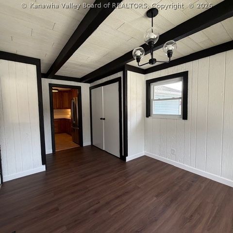 105 Brookhaven Circle, Nitro, WV 25143