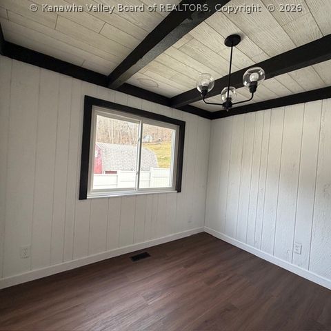 105 Brookhaven Circle, Nitro, WV 25143