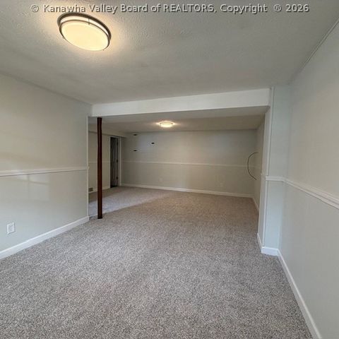 105 Brookhaven Circle, Nitro, WV 25143