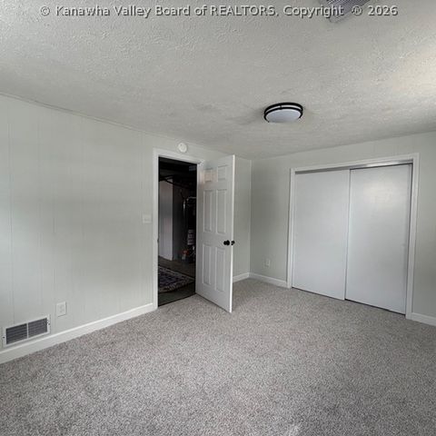 105 Brookhaven Circle, Nitro, WV 25143