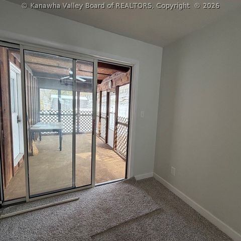 105 Brookhaven Circle, Nitro, WV 25143