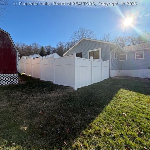 105 Brookhaven Circle, Nitro, WV 25143