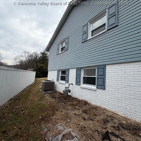 105 Brookhaven Circle, Nitro, WV 25143