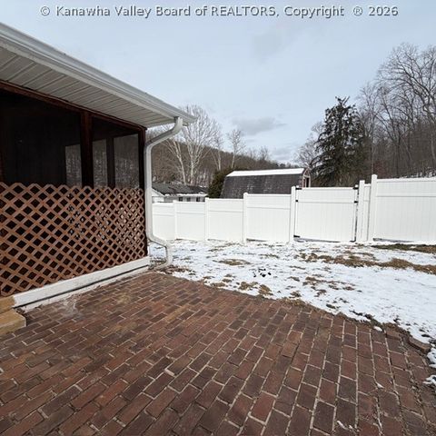 105 Brookhaven Circle, Nitro, WV 25143