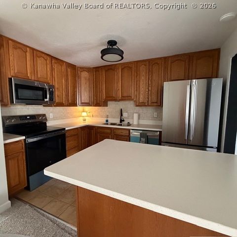 105 Brookhaven Circle, Nitro, WV 25143