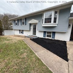 105 Brookhaven Circle, Nitro, WV 25143