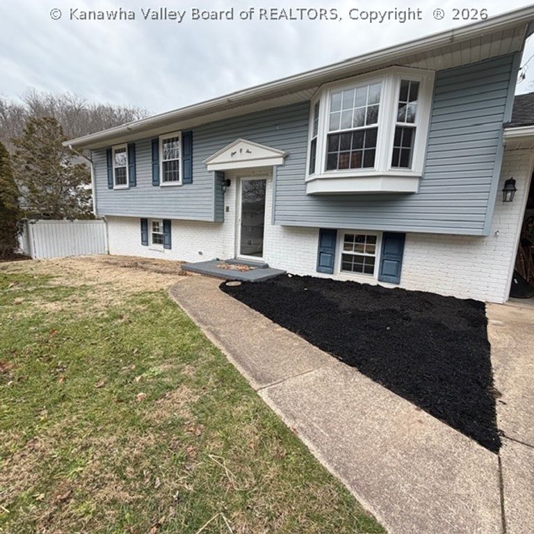 105 Brookhaven Circle, Nitro, WV 25143