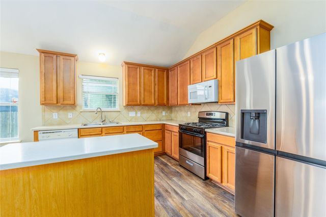 116 Amberwood CT, Kyle, TX 78640