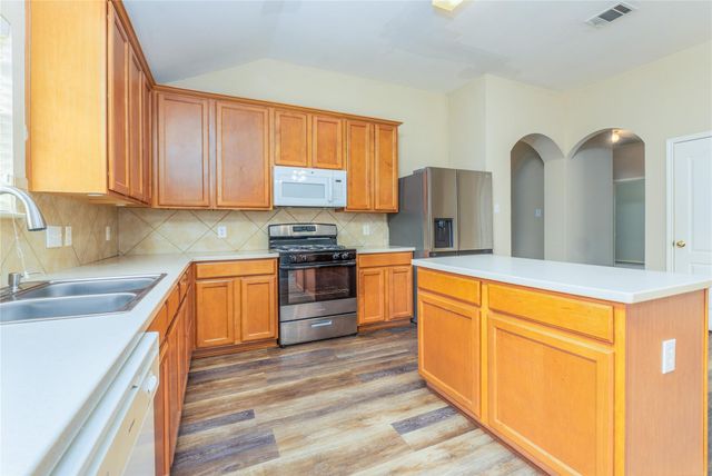 116 Amberwood CT, Kyle, TX 78640