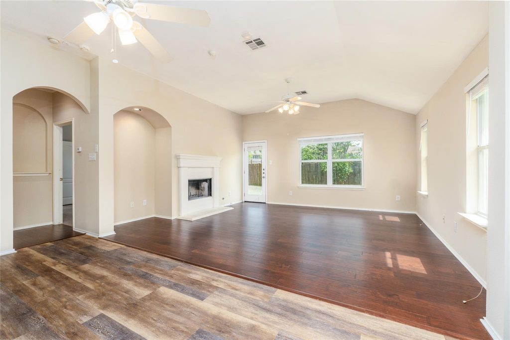 116 Amberwood CT, Kyle, TX 78640