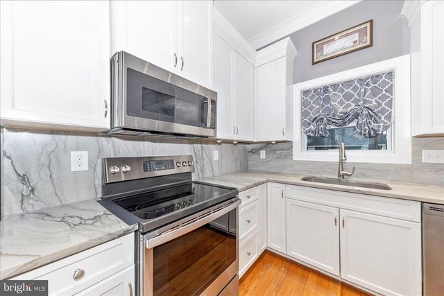 210 AYLESBURY LN, Martinsburg, WV 25403