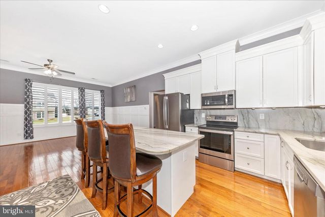 210 AYLESBURY LN, Martinsburg, WV 25403