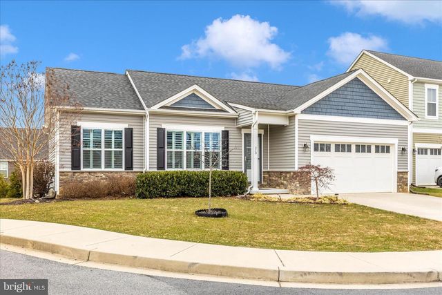 210 AYLESBURY LN, Martinsburg, WV 25403