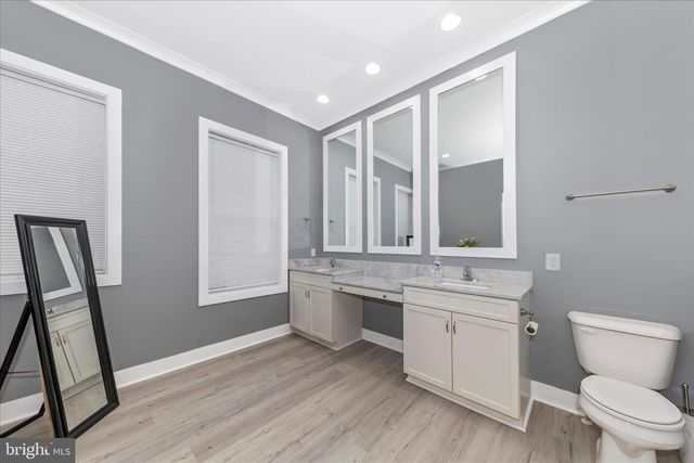 210 AYLESBURY LN, Martinsburg, WV 25403