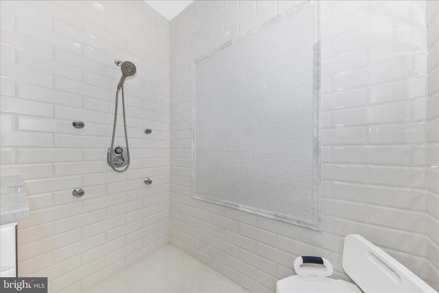 210 AYLESBURY LN, Martinsburg, WV 25403