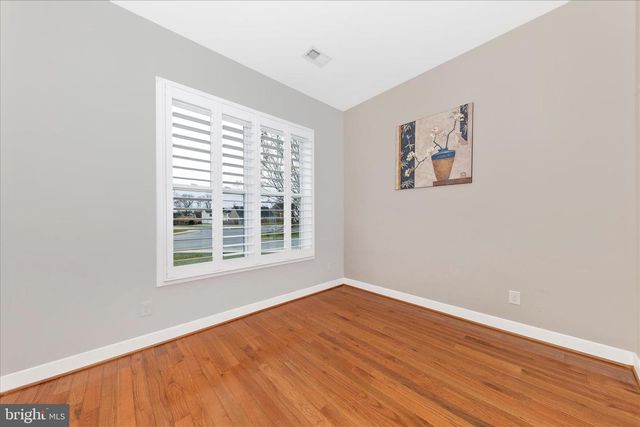 210 AYLESBURY LN, Martinsburg, WV 25403