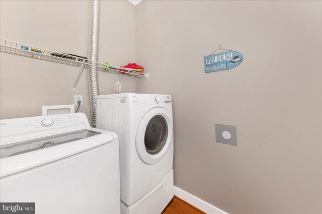 210 AYLESBURY LN, Martinsburg, WV 25403