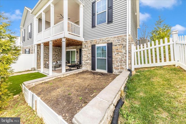 210 AYLESBURY LN, Martinsburg, WV 25403