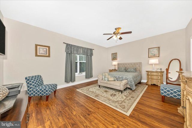 210 AYLESBURY LN, Martinsburg, WV 25403