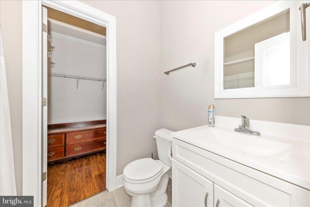 210 AYLESBURY LN, Martinsburg, WV 25403