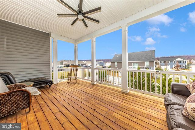 210 AYLESBURY LN, Martinsburg, WV 25403