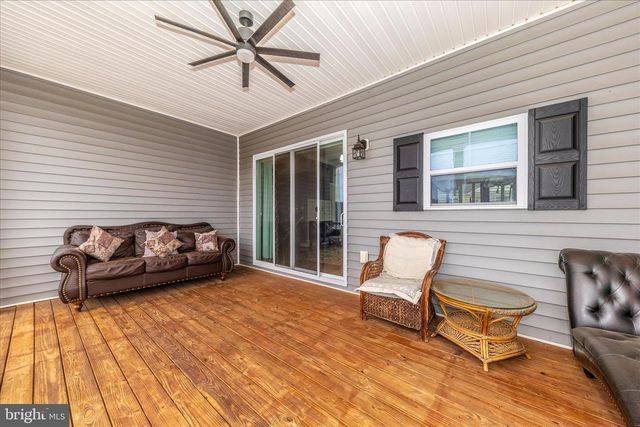 210 AYLESBURY LN, Martinsburg, WV 25403