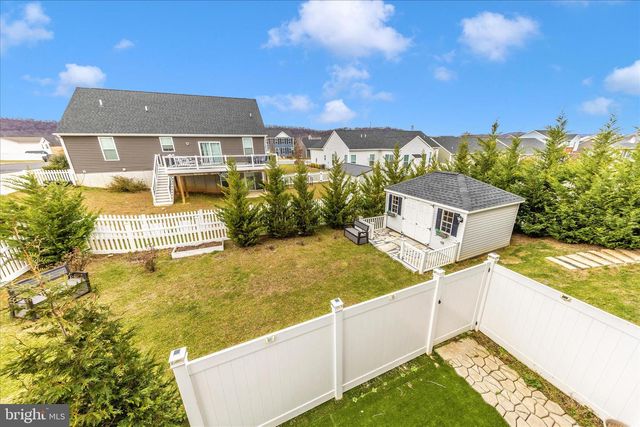 210 AYLESBURY LN, Martinsburg, WV 25403