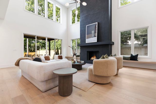 1122A Biltmore Dr, Nashville, TN 37204