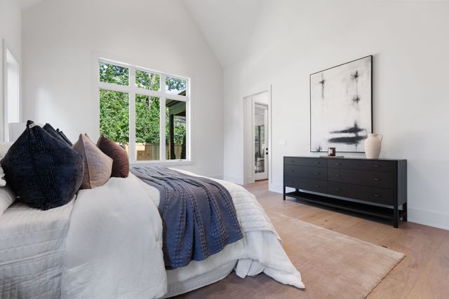 1122A Biltmore Dr, Nashville, TN 37204