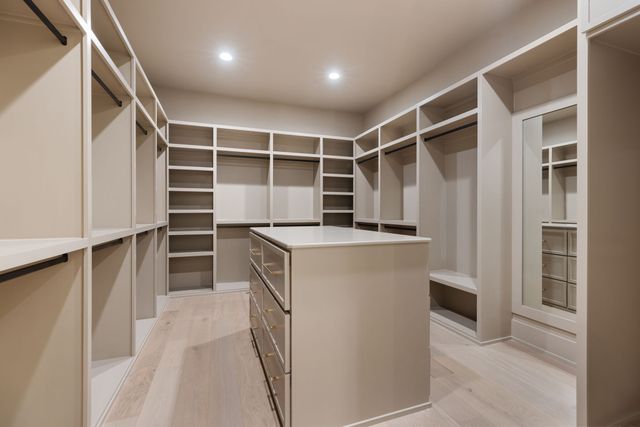 1122A Biltmore Dr, Nashville, TN 37204