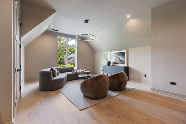 1122A Biltmore Dr, Nashville, TN 37204