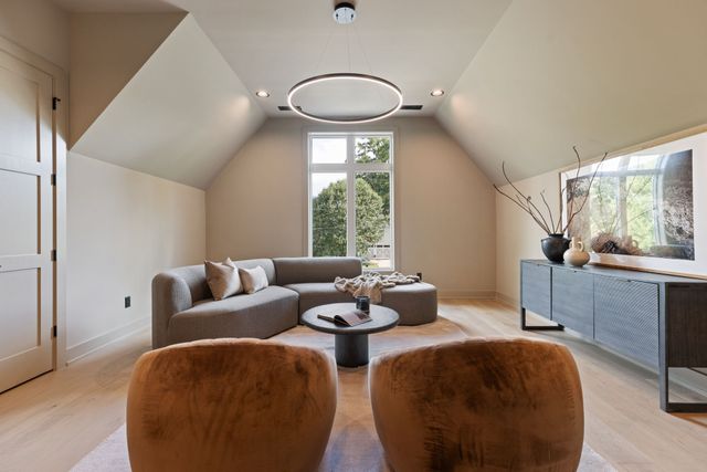 1122A Biltmore Dr, Nashville, TN 37204