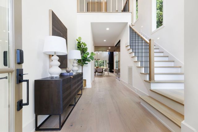 1122A Biltmore Dr, Nashville, TN 37204