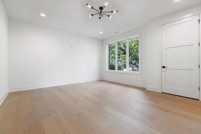 1122A Biltmore Dr, Nashville, TN 37204