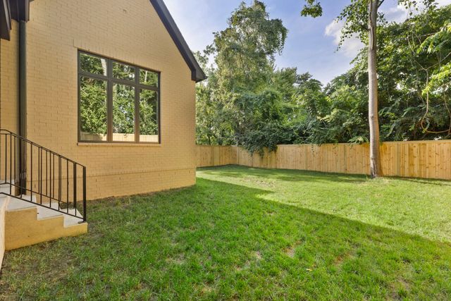 1122A Biltmore Dr, Nashville, TN 37204