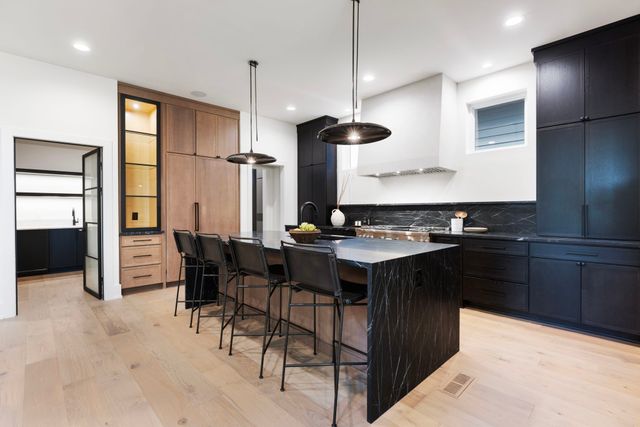 1122A Biltmore Dr, Nashville, TN 37204