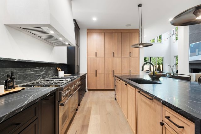 1122A Biltmore Dr, Nashville, TN 37204