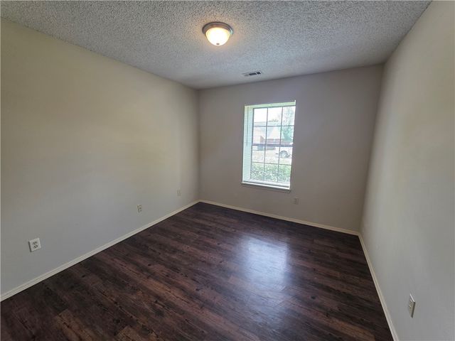 2703 W Beech Street, Rogers, AR 72756