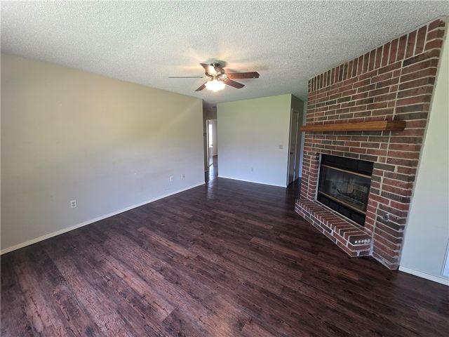 2703 W Beech Street, Rogers, AR 72756