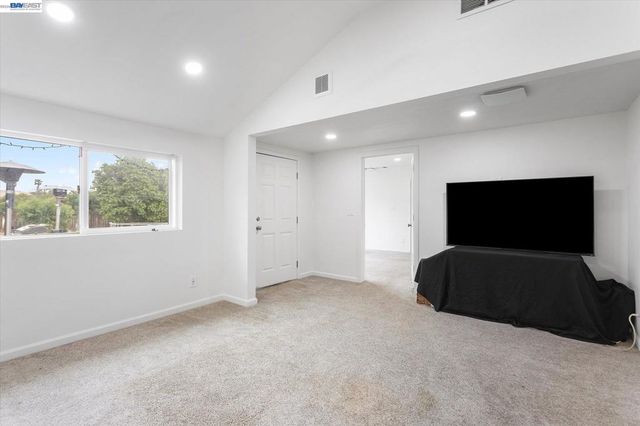 2930 Knoll Dr, Concord, CA 94520