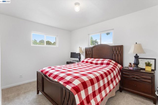 2930 Knoll Dr, Concord, CA 94520